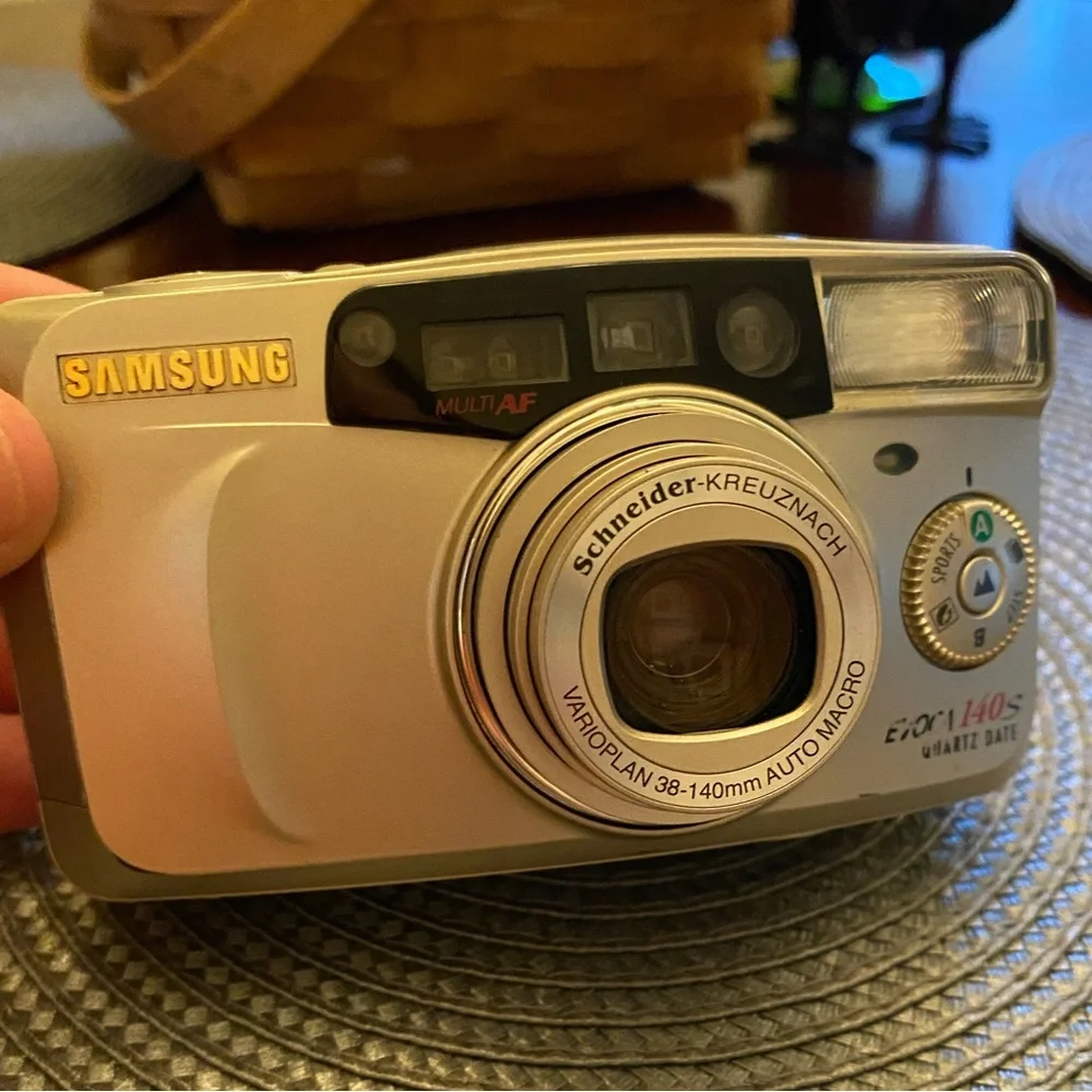 Gold Samsung Evoca 140S Quartz Date 35mm Camera & Case w/ Original Instructions